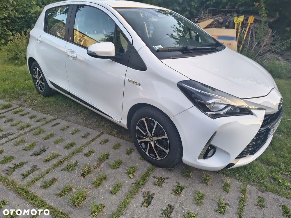 Toyota Yaris Hybrid 100 Dynamic EU6 - 2