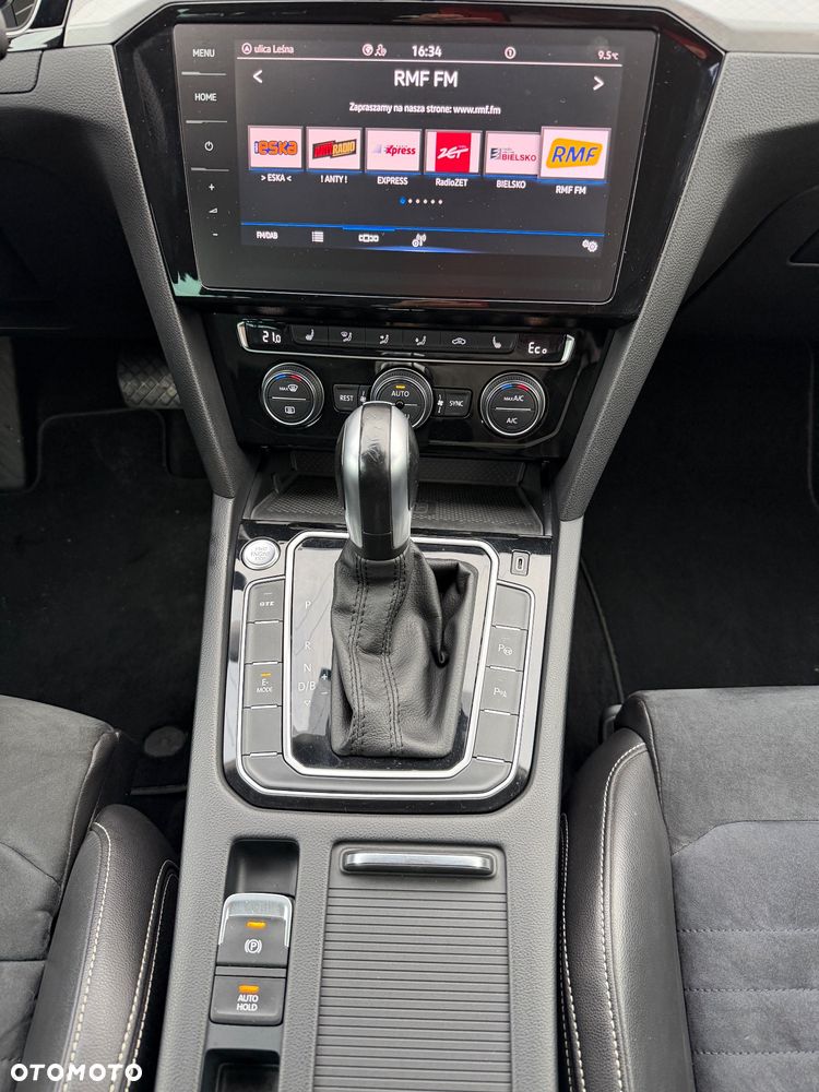 Volkswagen Passat - 22