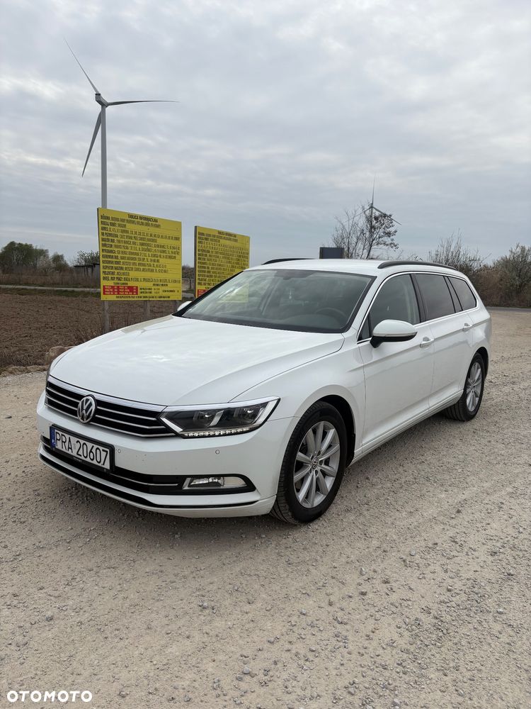 Volkswagen Passat 2.0 TDI (BlueMotion Technology) DSG Trendline - 1