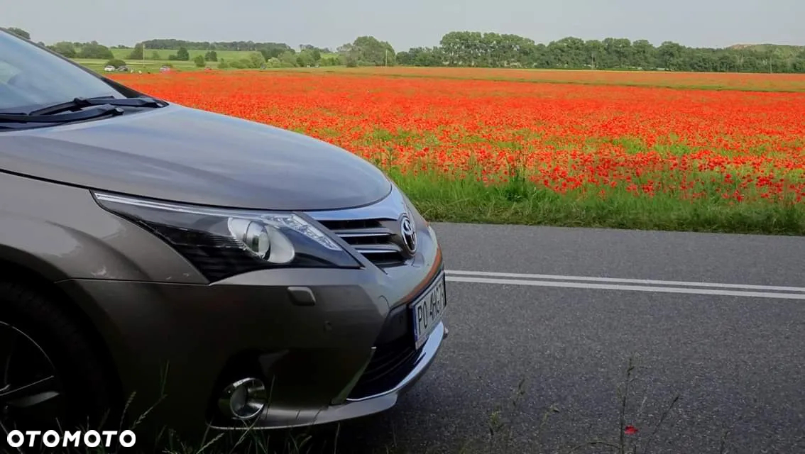 Toyota Avensis 2.0 D-4D Premium - 30