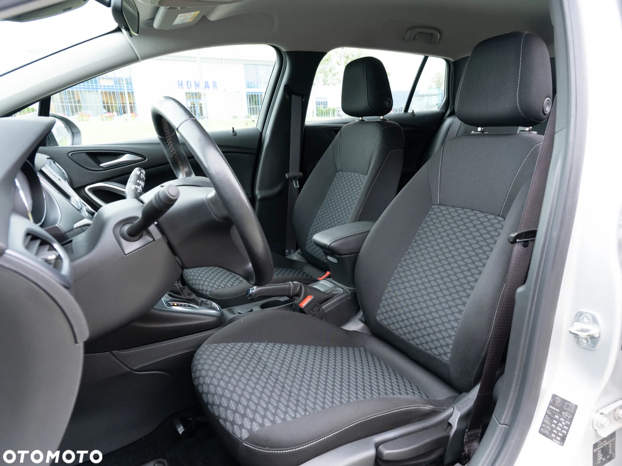Opel Astra V 1.4 T Edition S&S - 16