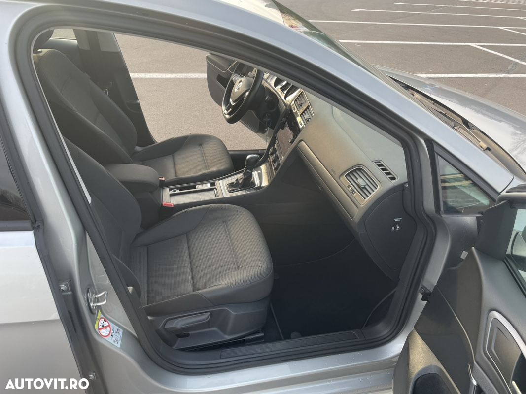 Volkswagen Golf - 15