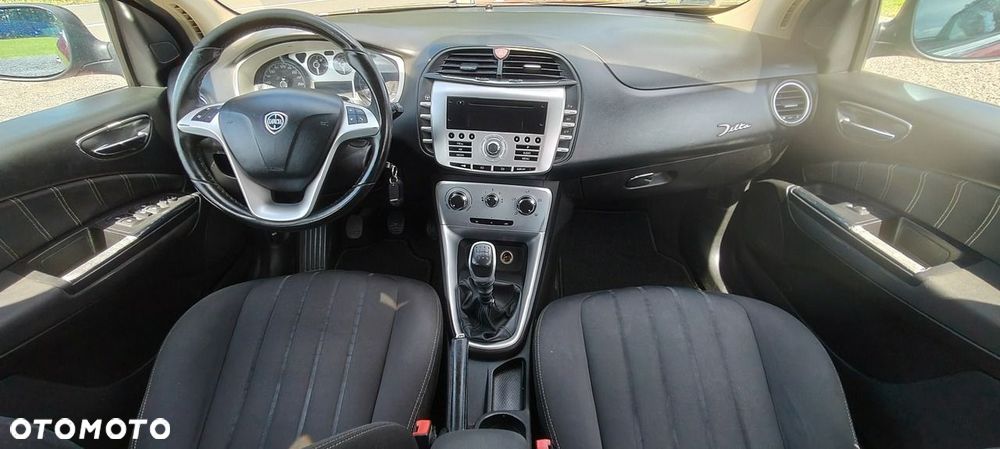 Lancia Delta 1.4 T-Jet Silver - 8