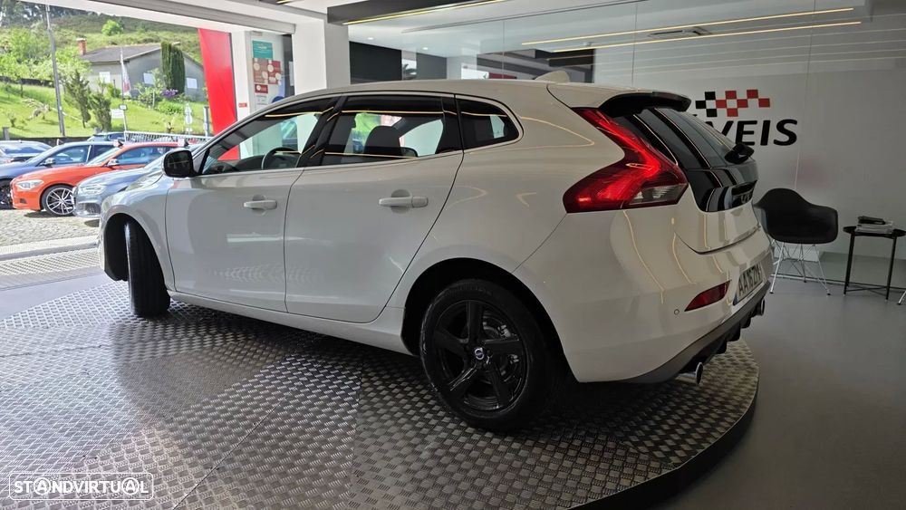 Volvo V40 2.0 D2 R-Design - 15