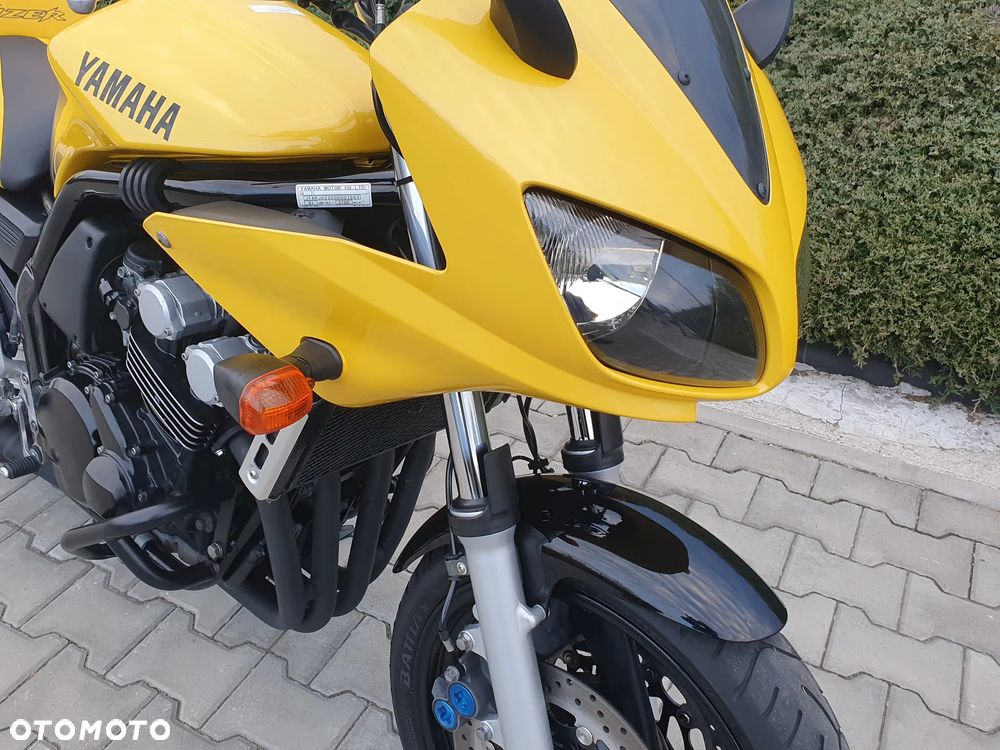 Yamaha FZS - 19