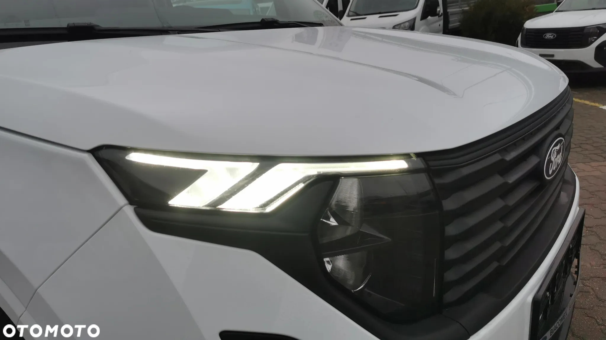 Ford Transit Courier - 11