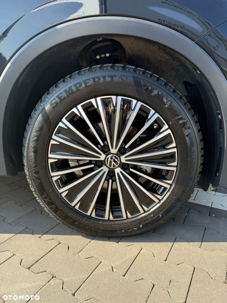 Volkswagen Tiguan - 32