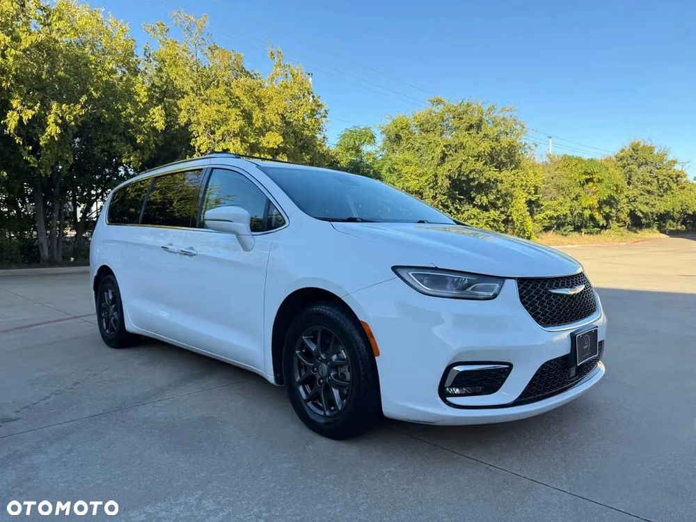 Chrysler Pacifica - 5