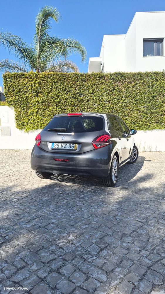 Peugeot 208 1.2 PureTech Signature - 10