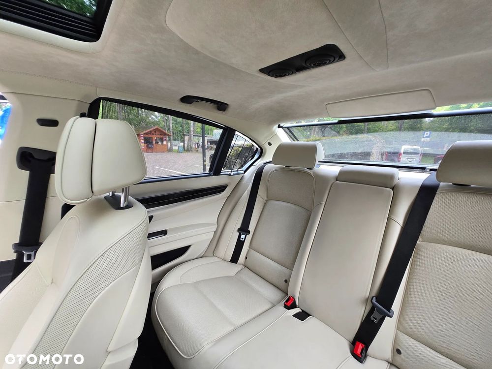 BMW Seria 7 740d xDrive - 19