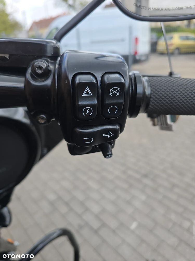 Harley-Davidson Touring Street Glide - 18