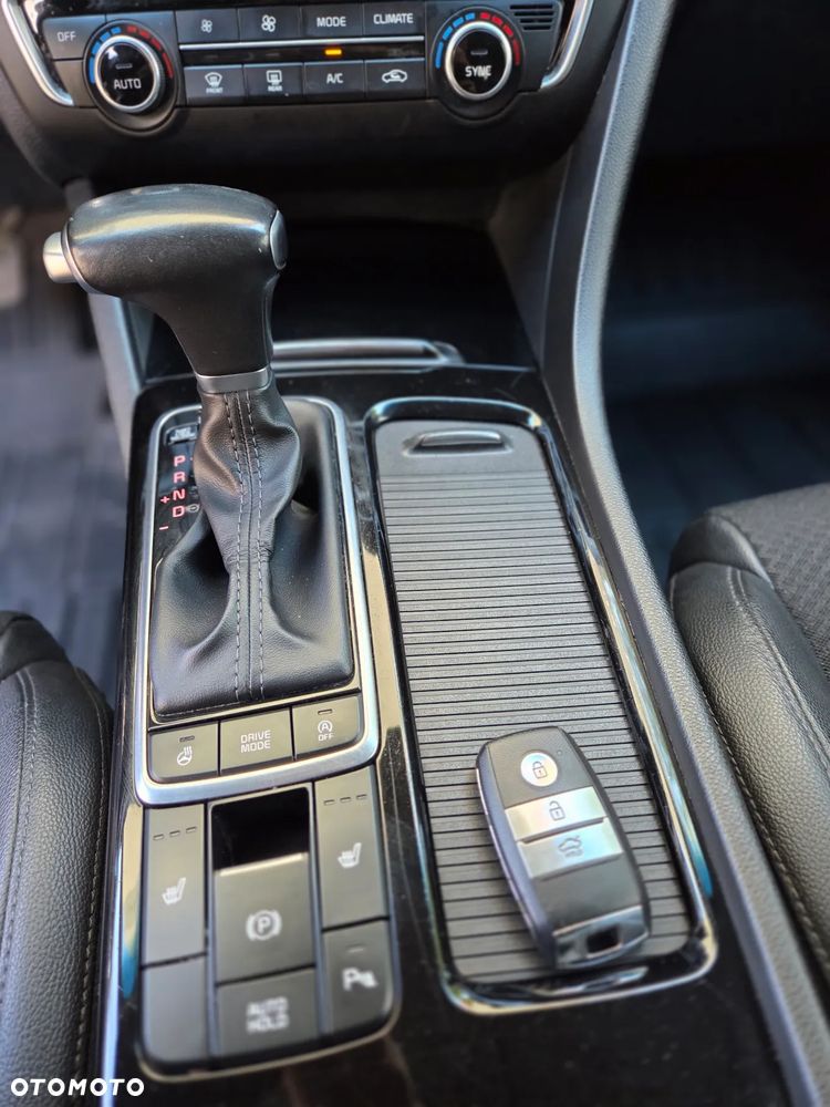 Kia Optima 1.7 CRDI XL DCT - 22