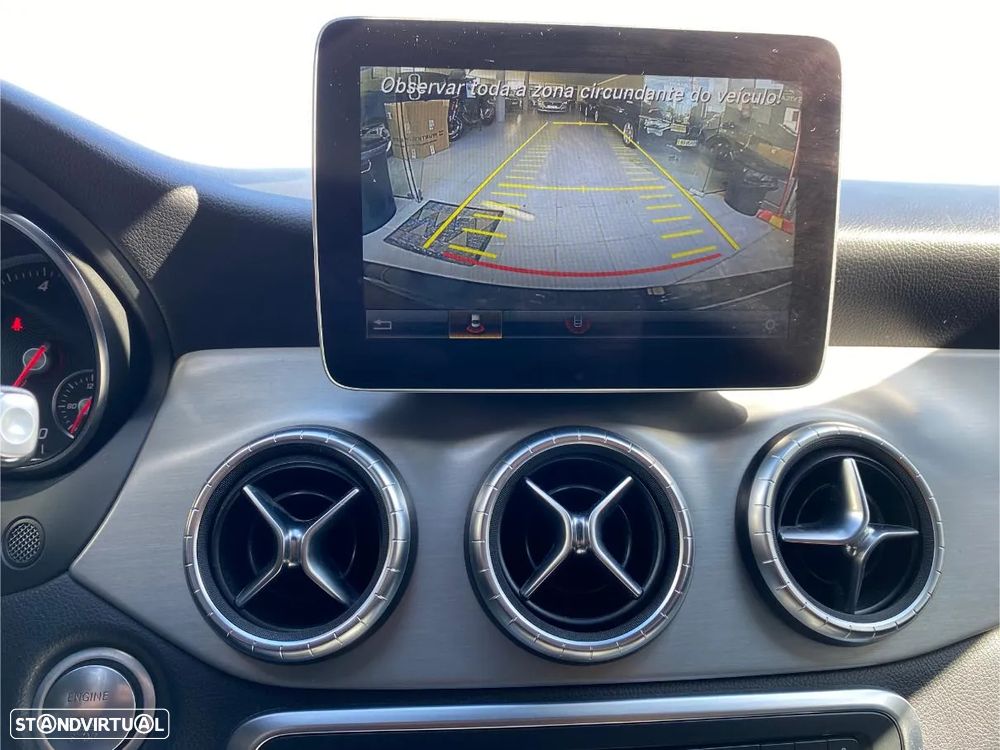 Mercedes-Benz CLA 200 d Shooting Brake AMG Line Aut. - 32