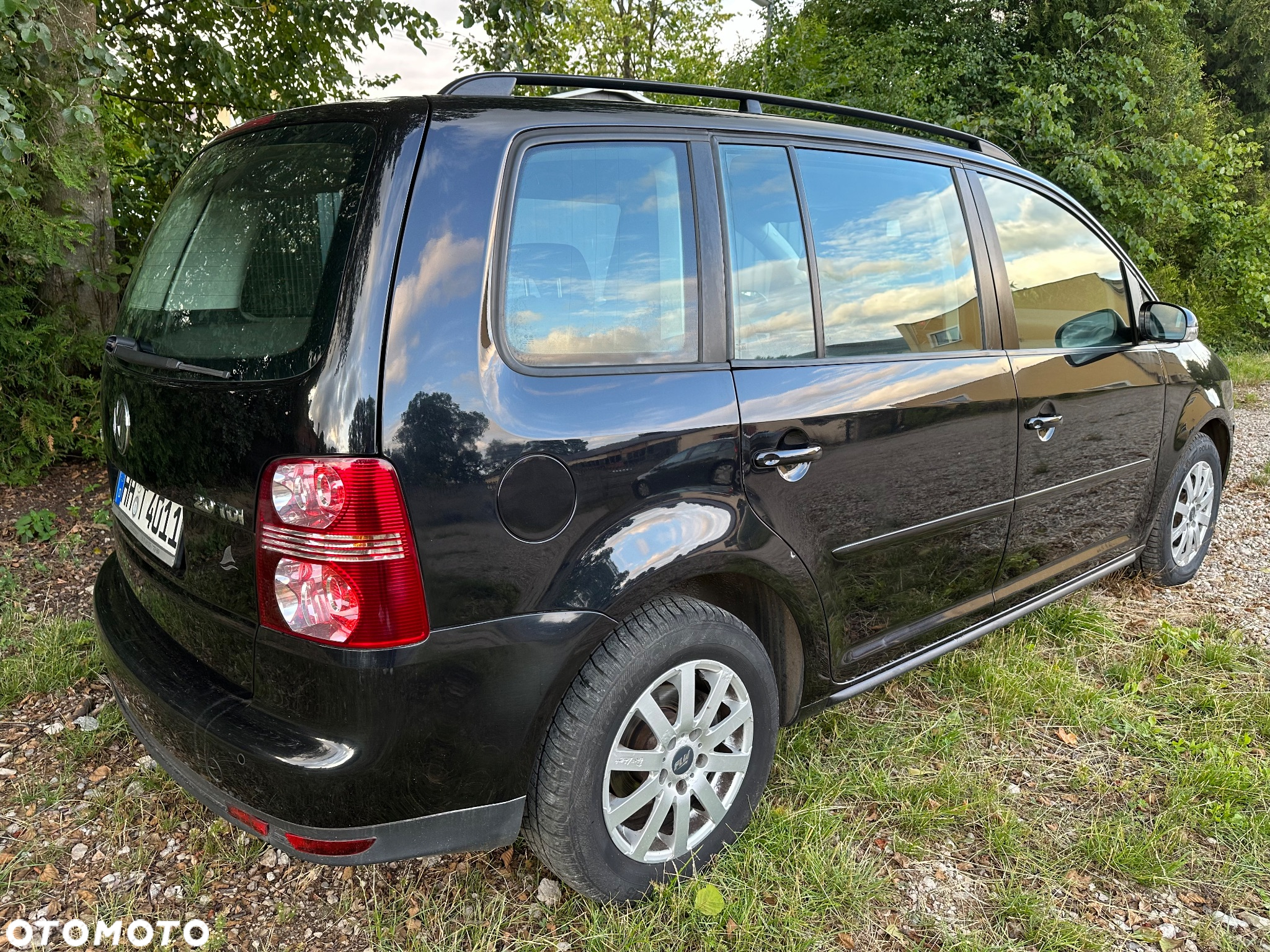 Volkswagen Touran 2.0 TDI Highline - 20