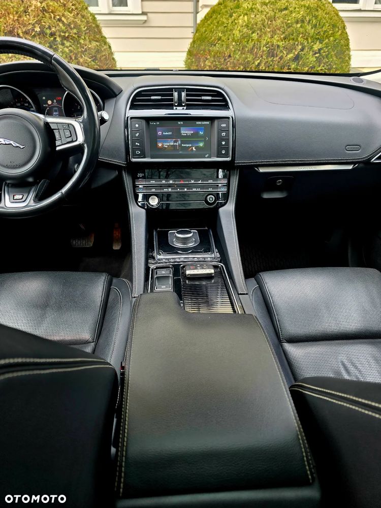 Jaguar F-Pace 2.0 i4D AWD R-Sport - 7