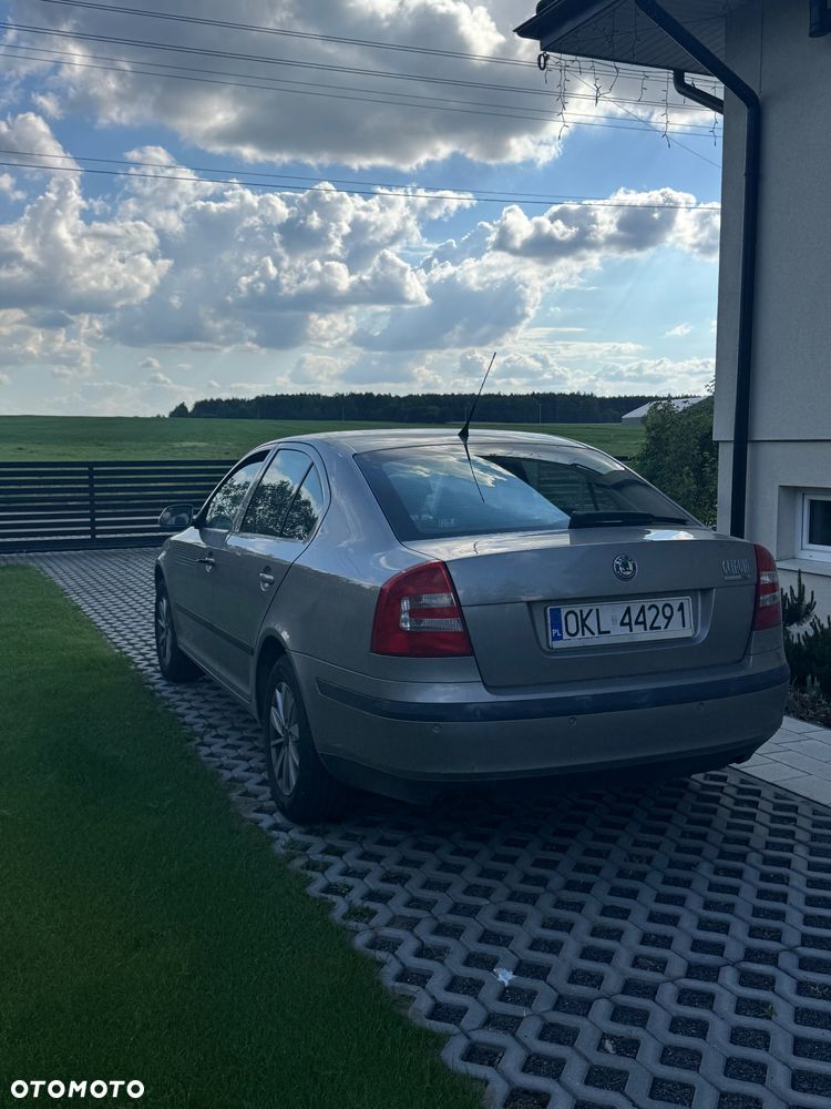 Skoda Octavia 1.6 FSI Classic - 4