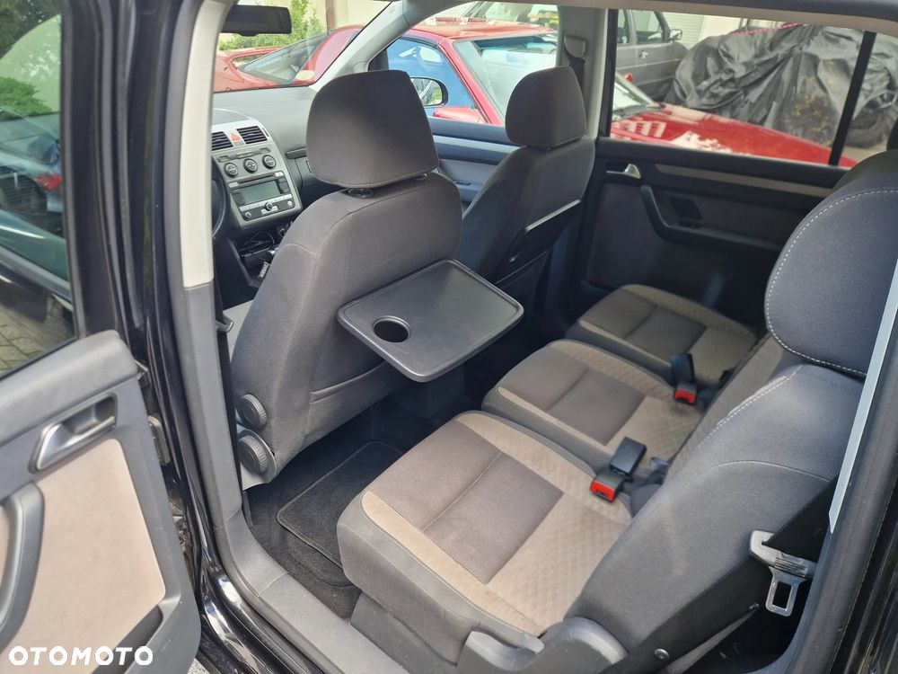 Volkswagen Touran 1.4 TSI DSG Cross - 26