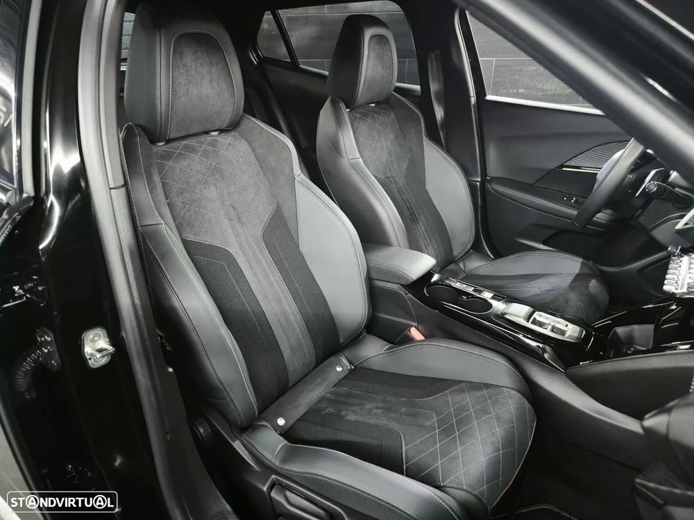 Peugeot 2008 1.5 BlueHDi GT Pack EAT8 - 26