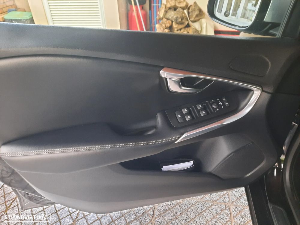 Volvo V40 D2 Geartronic RDesign - 9