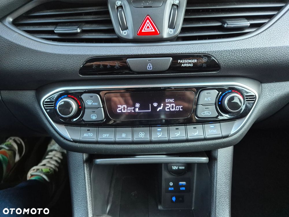 Hyundai i30 1.6 CRDI Premium - 23