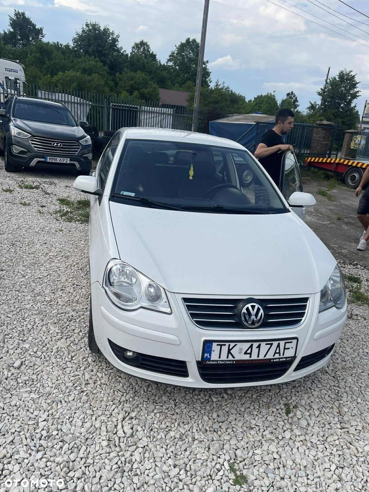 Volkswagen Polo 1.4 16V Q-Line - 1