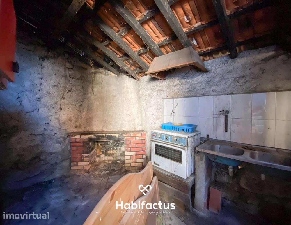 Moradia T2 à venda  para Reconstrução com quintal -  Boa Aldeia, Viseu - Grande imagem: 5/16
