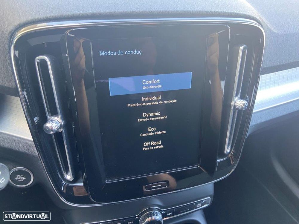 Volvo XC 40 1.5 T2 Momentum Plus - 21