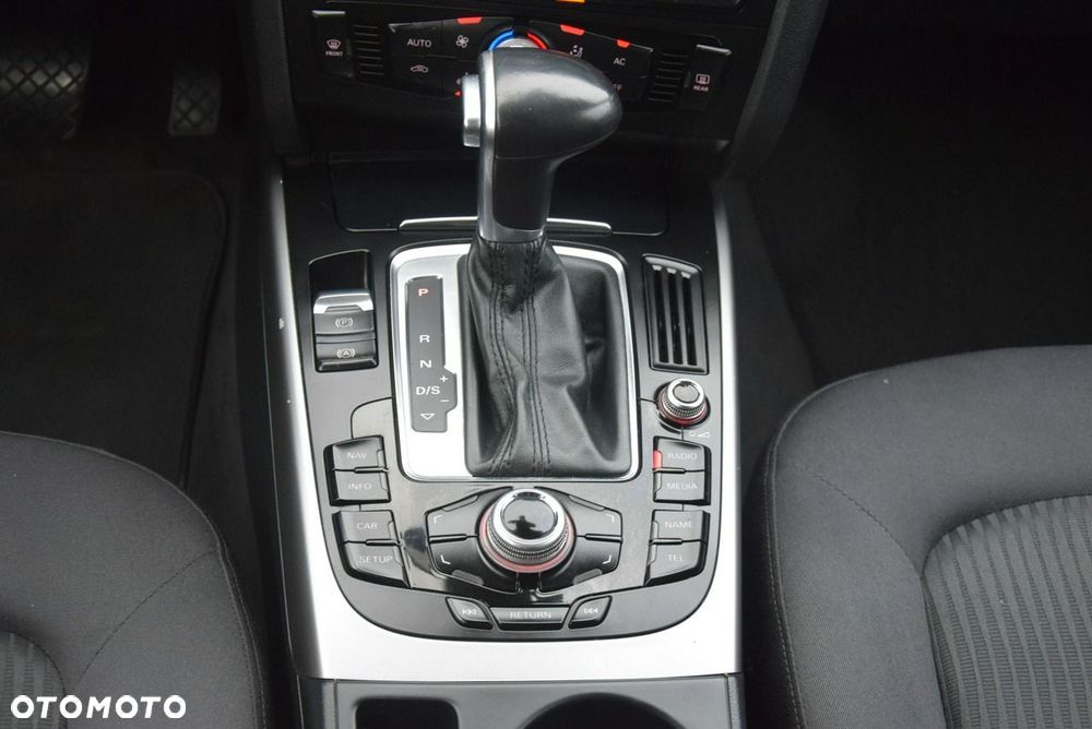 Audi A4 Avant 2.0 TDI Quattro S tronic - 31