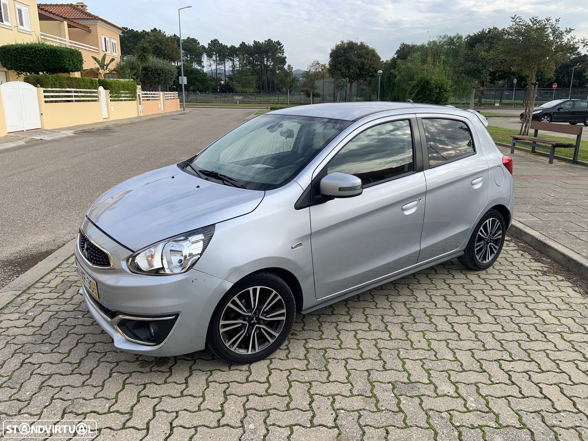 Mitsubishi Space Star 1.2 Intense - 9
