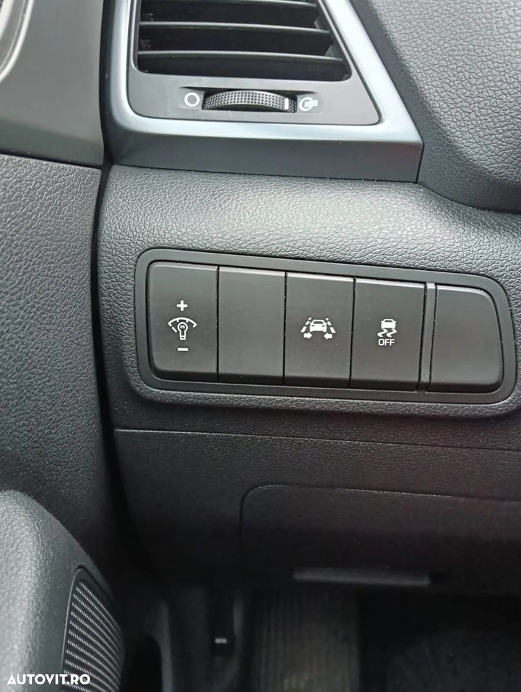 Hyundai Tucson blue 1.7 CRDi 2WD DCT Premium - 17