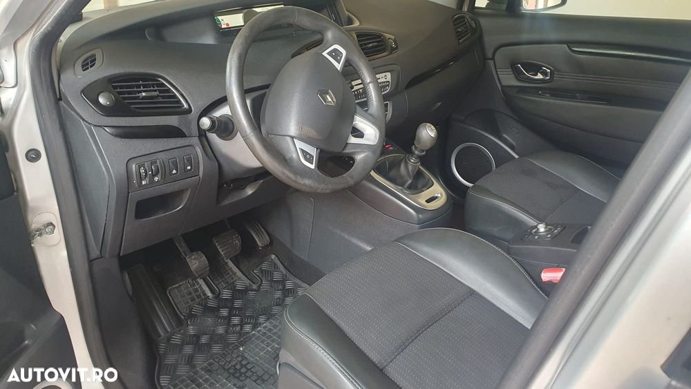 Renault Grand Scenic - 8