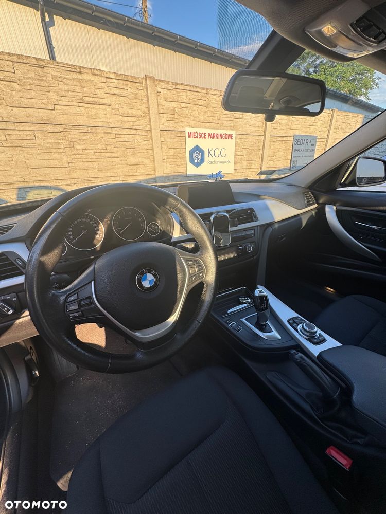 BMW Seria 3 320i - 14
