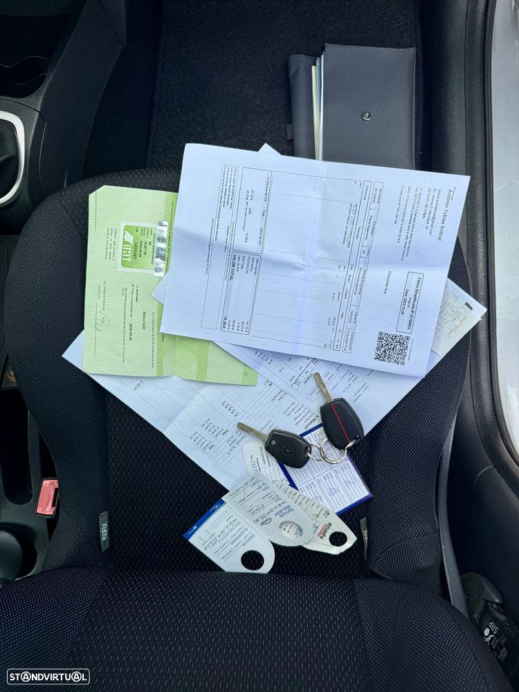 Renault Clio 1.4 16V Dynamique - 8