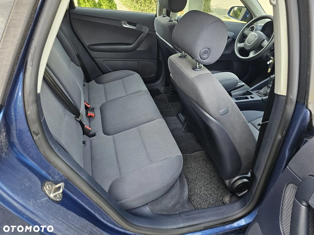 Audi A3 Sportback 1.6 Ambiente - 24