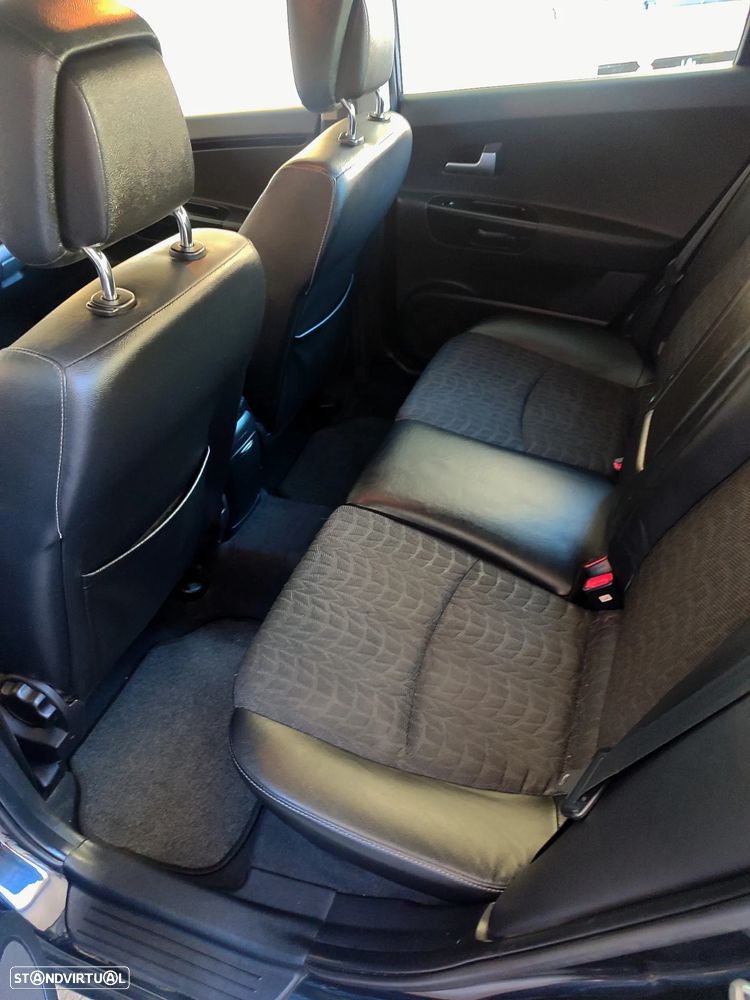 Kia Ceed SW 1.6 CRDi TX ISG - 8