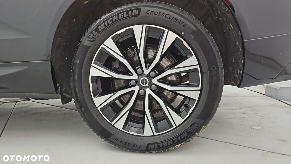 Volvo XC 60 B4 B Plus Dark - 26