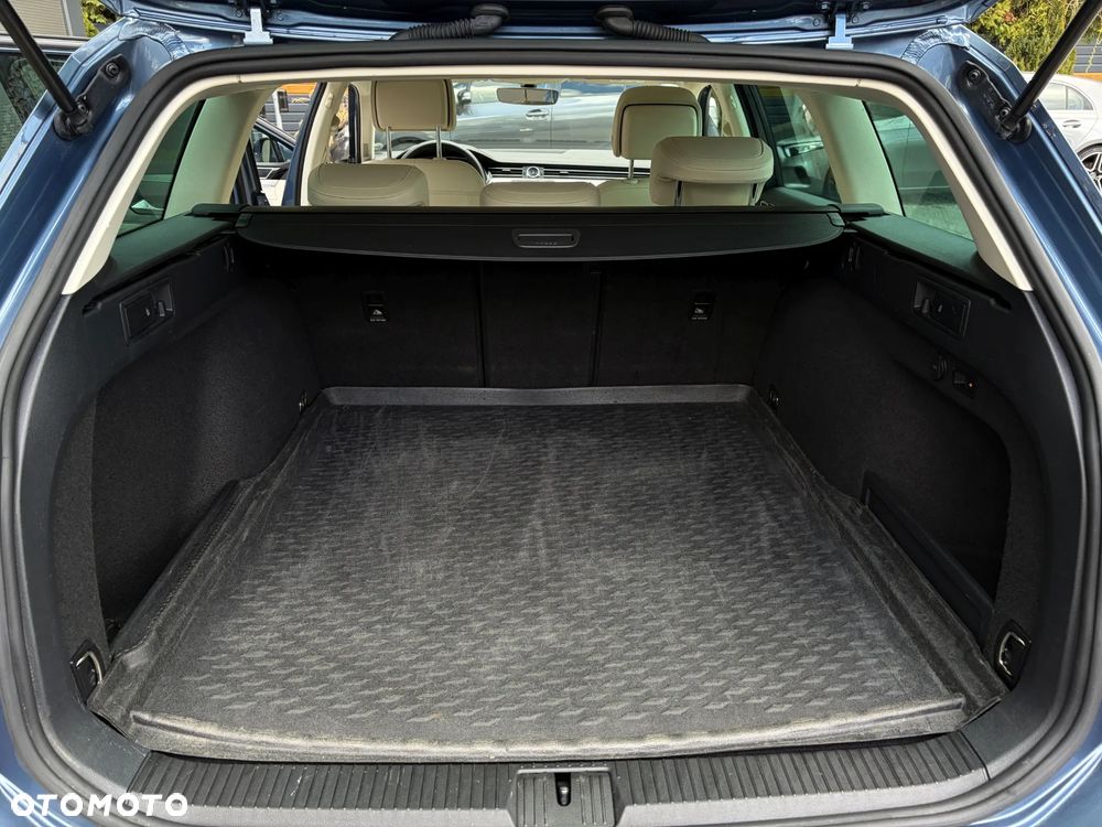Volkswagen Passat Variant 1.8 TSI (BlueMotion Technology) DSG Highline - 37
