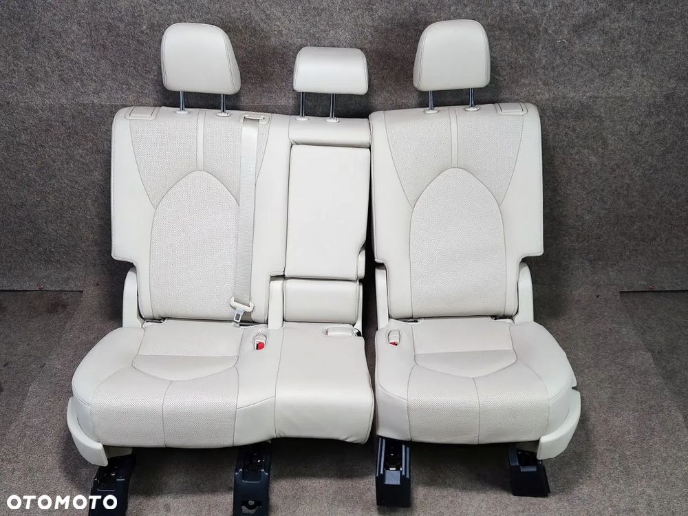 TOYOTA HIGHLANDER 20-24r Fotele Kanapy Boczki Skórzane 7 osób - 2