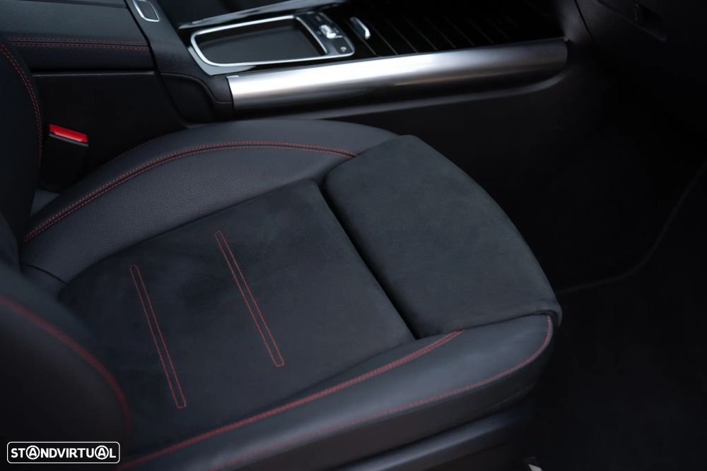 Mercedes-Benz GLA 250 e AMG Line - 23