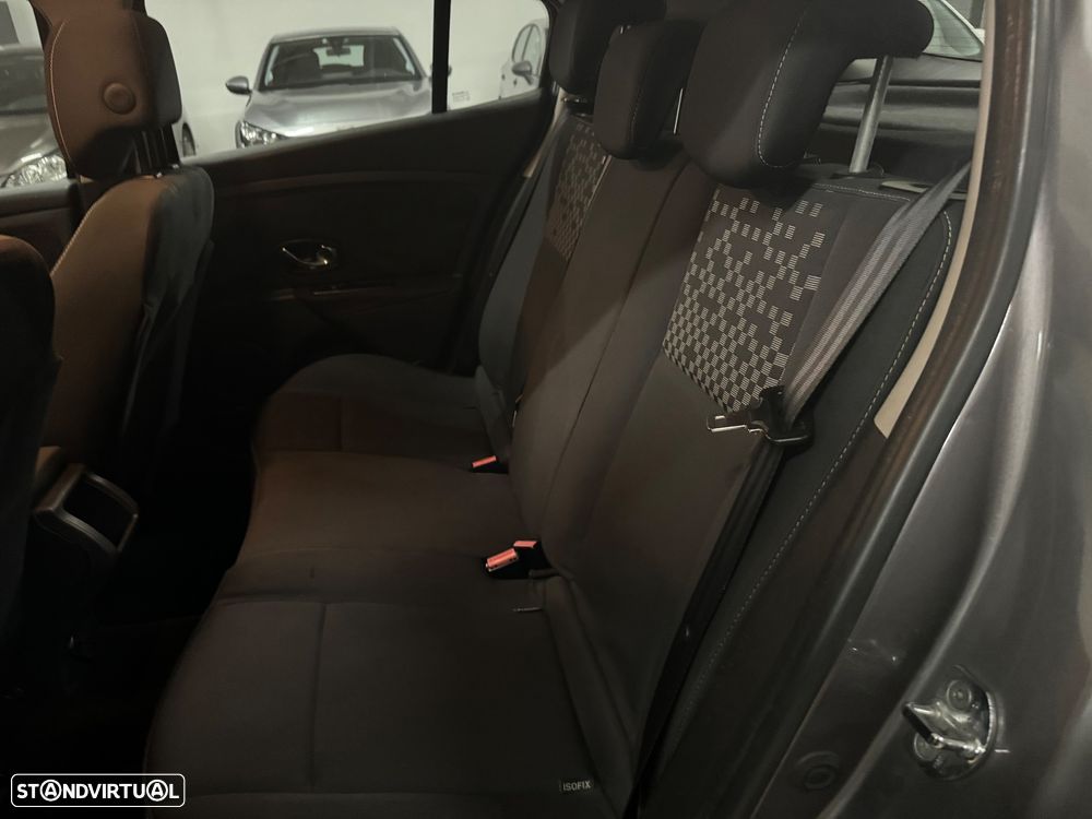 Renault Mégane dCi 90 FAP Paris - 14