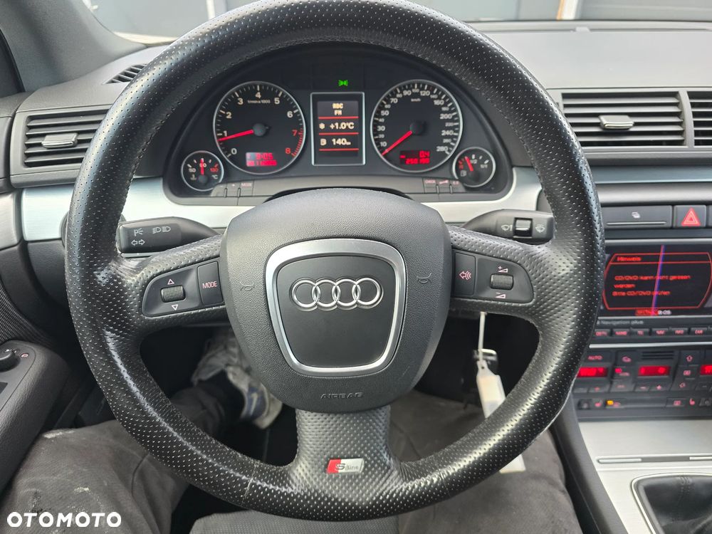 Audi A4 Limousine 1.8 T quattro - 24