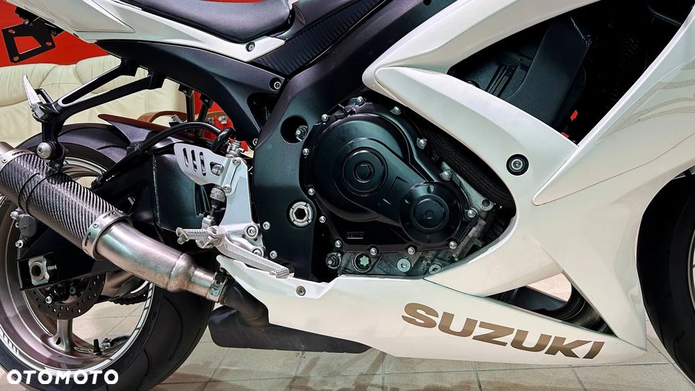 Suzuki GSX-R - 4