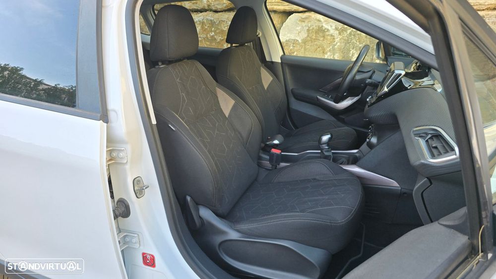 Peugeot 2008 1.6 BlueHDi Style - 21