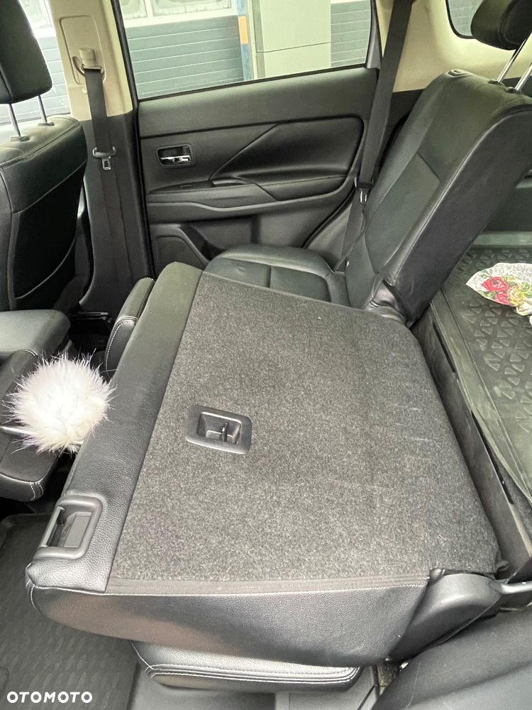Mitsubishi Outlander 2.4 Instyle CVT - 13
