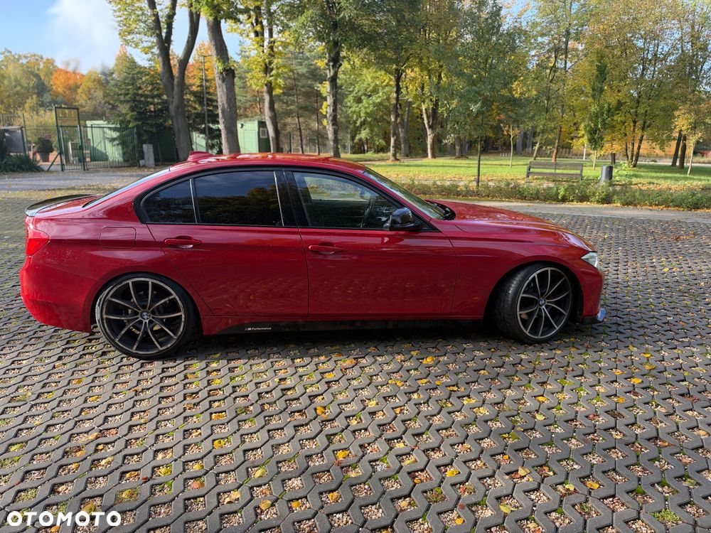 BMW 3 Series 2011 photo 5