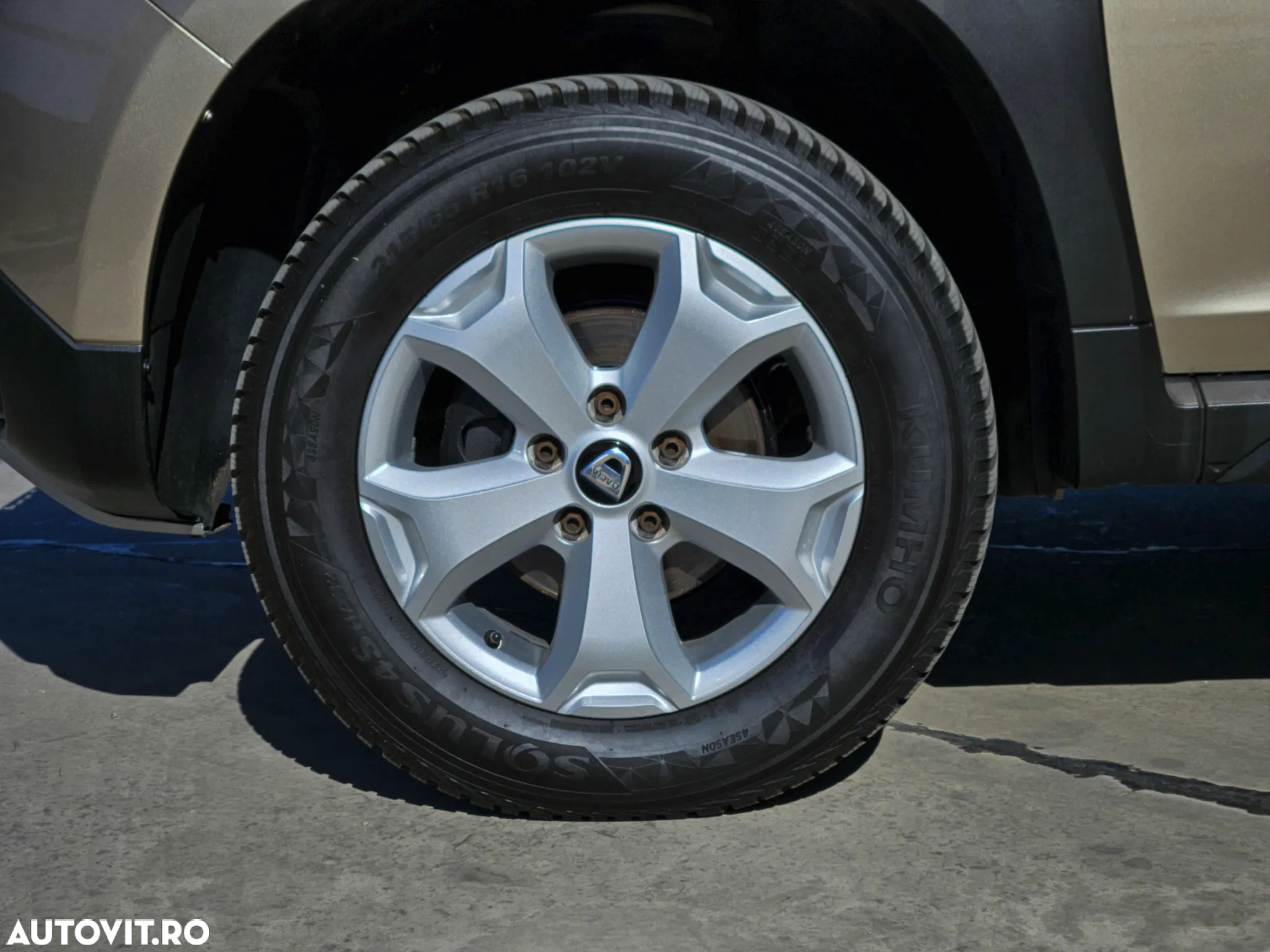 Dacia Duster 1.6 4x2 Laureate - 30