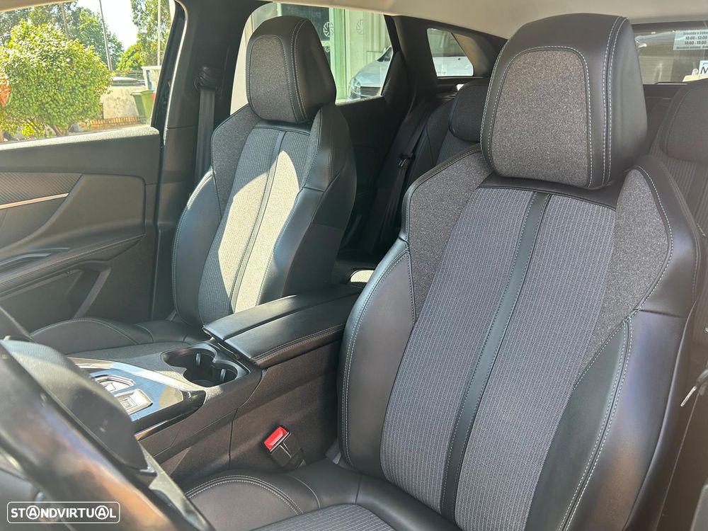 Peugeot 3008 1.6 Hybrid Allure e-EAT8 - 22