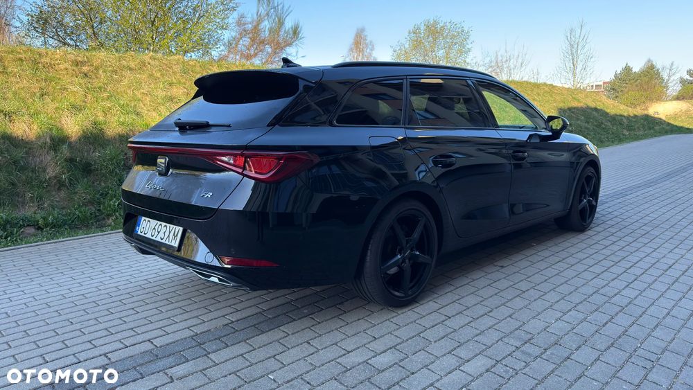 Seat Leon 1.5 eTSI FR DSG - 4