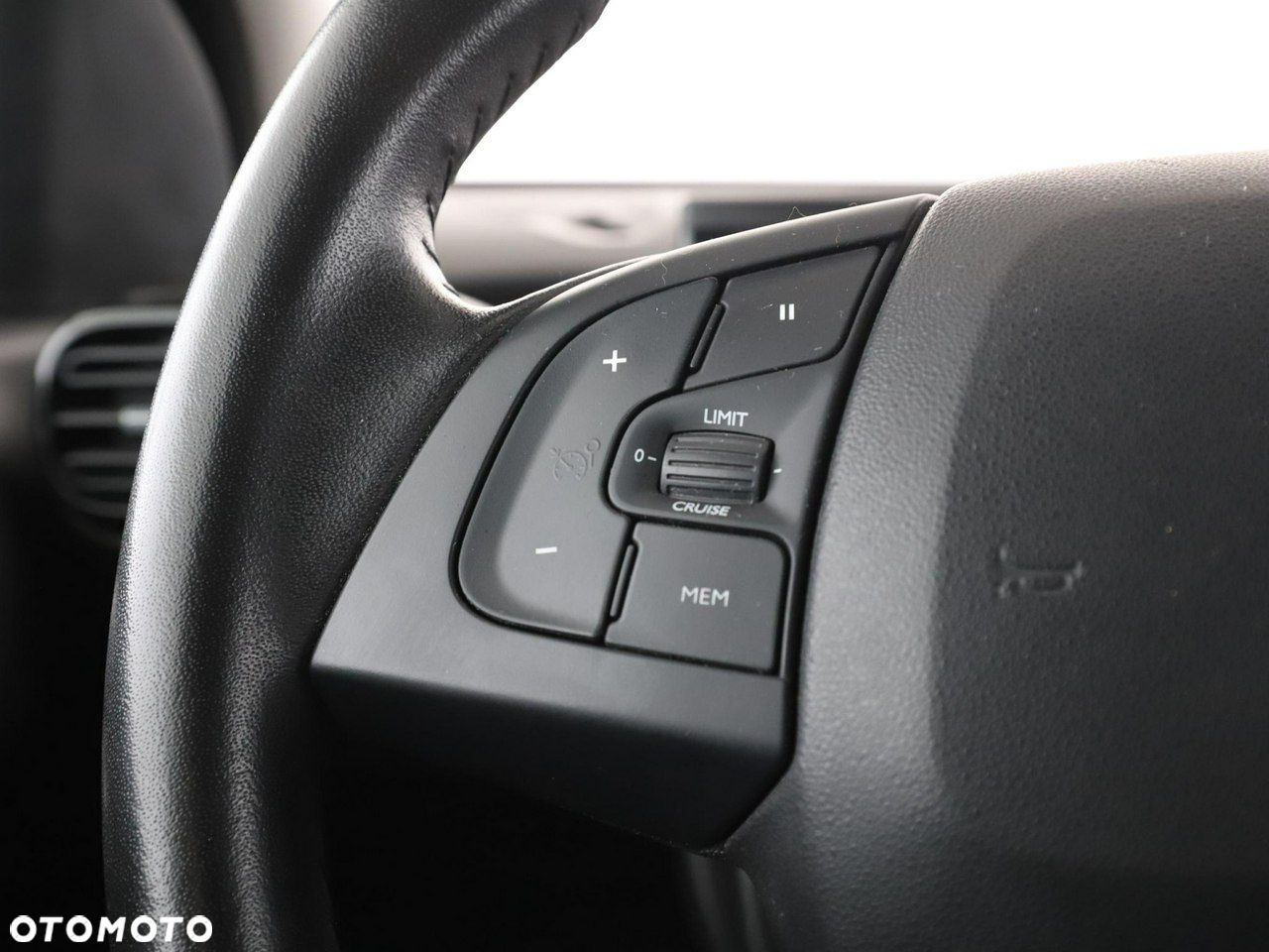 Citroën C4 Cactus 1.2 PureTech Origins S&S - 29