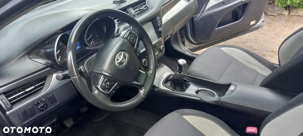 Toyota Avensis 1.8 Business Edition - 10